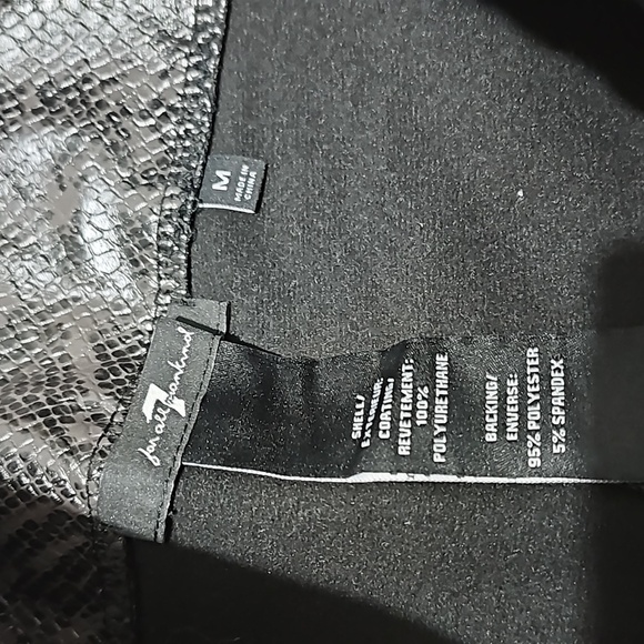 7 For all Mankind Snakeskin Skinny Leggings Size Medium NWT - Picture 4 of 6